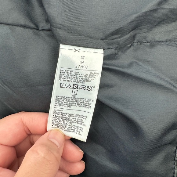 Old navy toddler puffer jacket size 3T - Picture 3 of 3